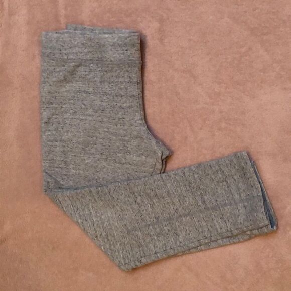 🌻3/20 Merona Capri Sweatpants.  Size Large. - Picture 1 of 4